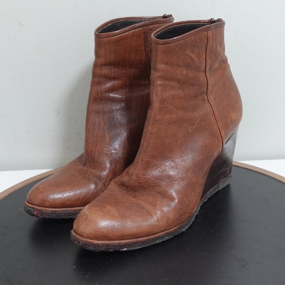 Stuart‎ Weitzman Ankle Boots Women 7M Brown Leather Wedge Heel Zip Back Bootie - Picture 4 of 11